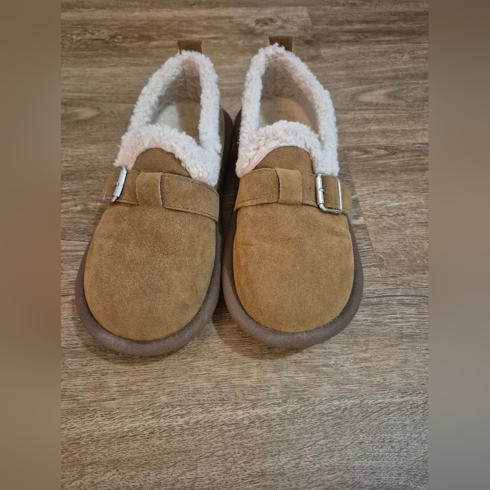 Amazon Brand Womens brown slip on shoes 6.5